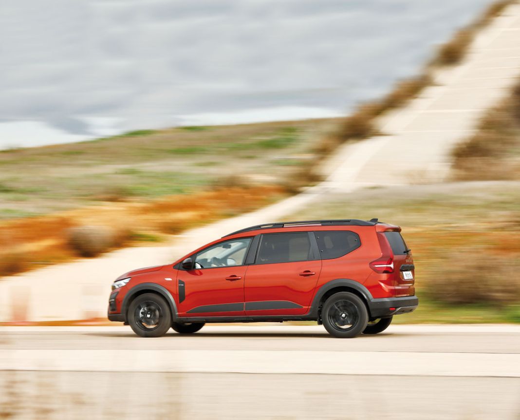 Probamos El Dacia Jogger Eco G Al Fondo Hay Sitio