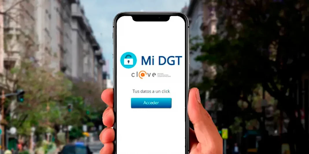 ¿Qué funciones ofrece la aplicación móvil de la DGT?