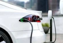 Los cuentos que te han contado y que a veces no son verdad sobre los coches eléctricos y los híbridos enchufables