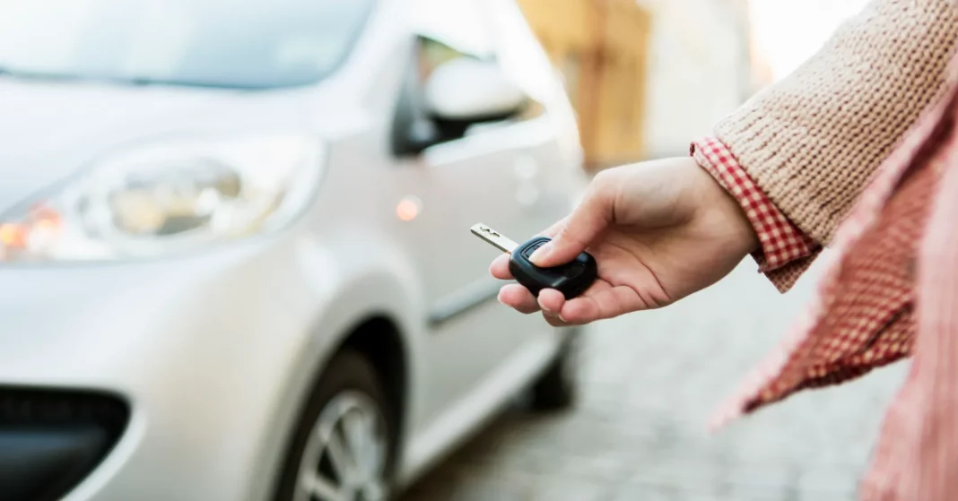 ¿Qué diferencia hay entre parada y estacionamiento?