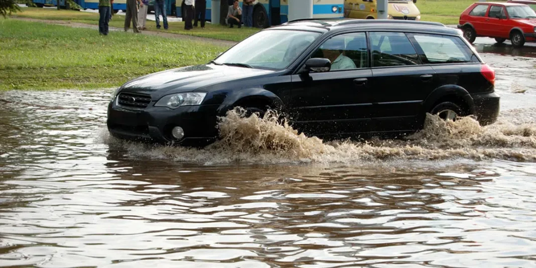 Abandona el coche por la puerta, parabrisas o ventanilla