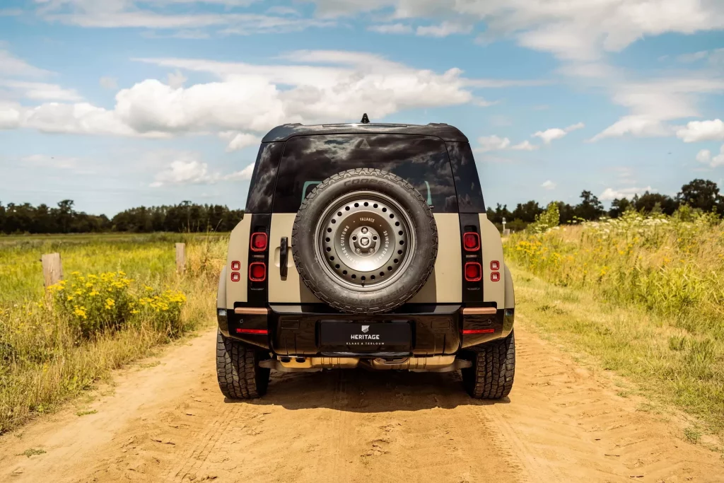 2022 Land Rover Defender Heritage Customs llantas 13 Motor16