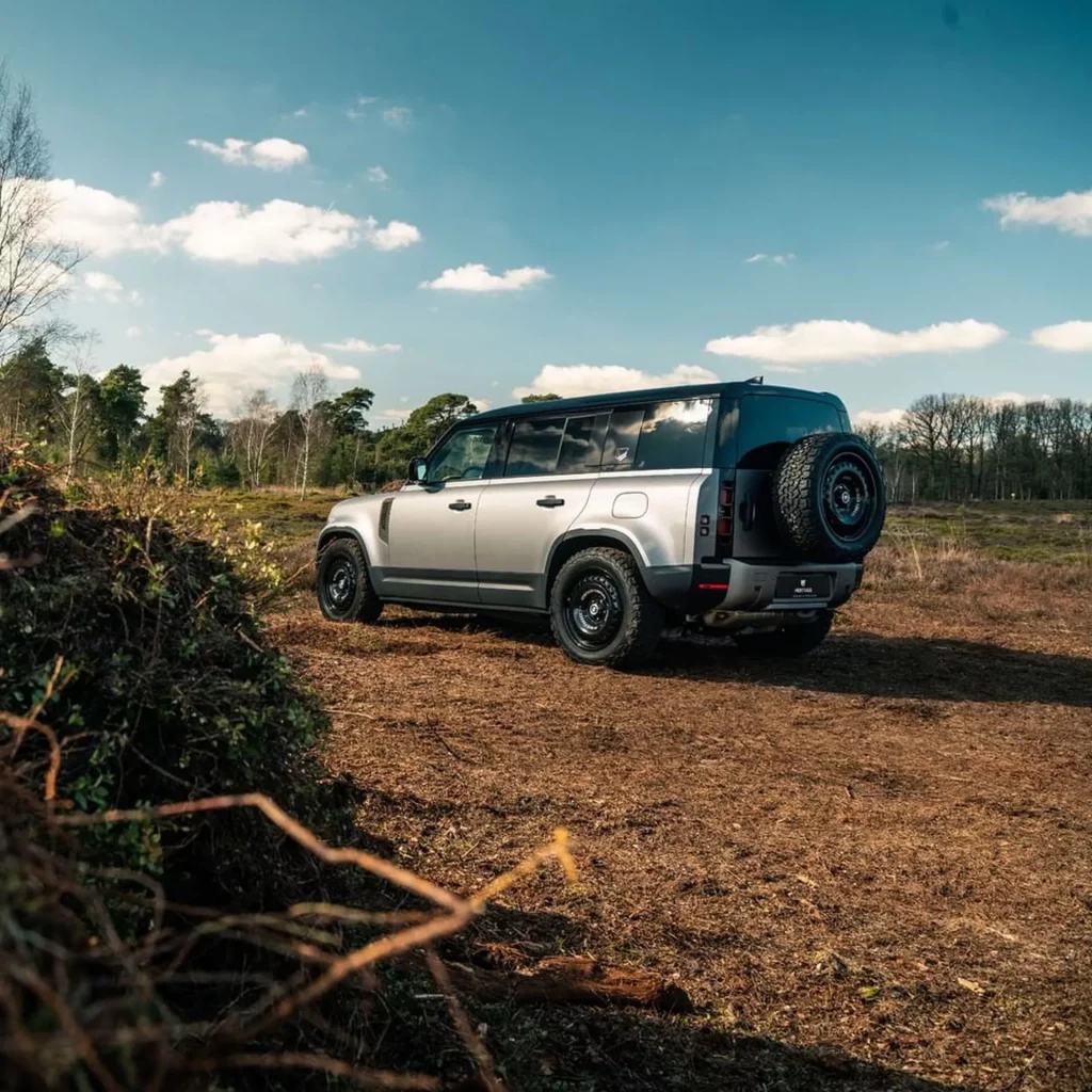 2022 Land Rover Defender Heritage Customs llantas 3 Motor16