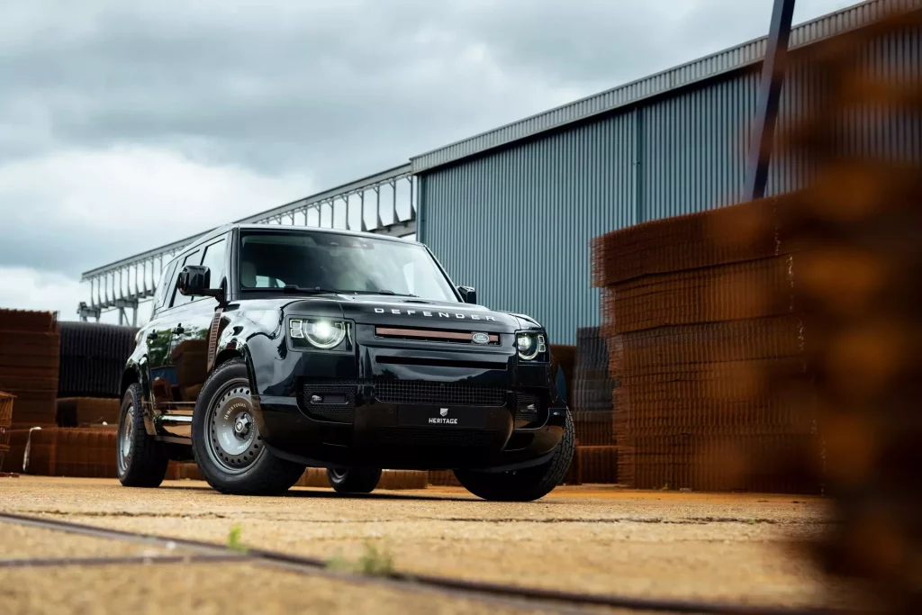 2022 Land Rover Defender Heritage Customs llantas 36 Motor16