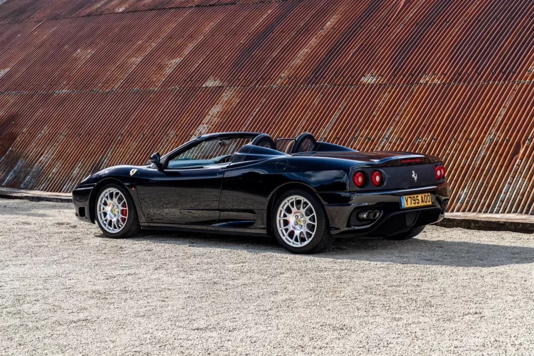 2001 Ferrari 360 Spider David Beckham. Imagen portada.