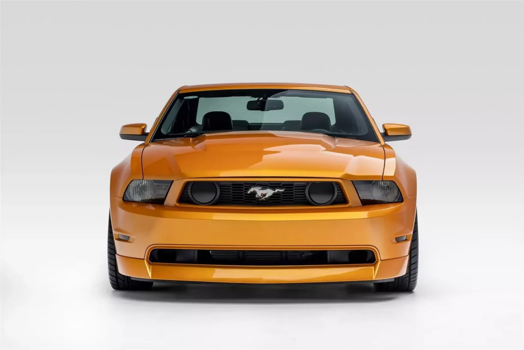 2011 Ford Mustang Hardtop. Imagen portada.