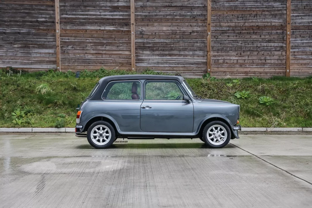 1984 Mini 1000 HLE Tickford. Imagen portada.