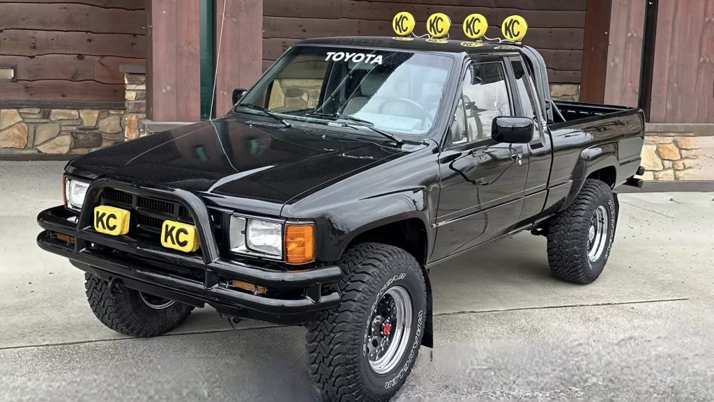 1985 Toyota SR5 Regreso al futuro 11 Motor16