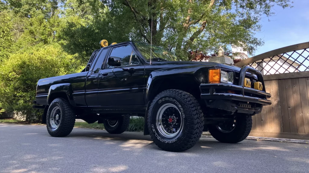 1985 Toyota RS5 Pick-Up Regreso al futuro. Imagen exterior.