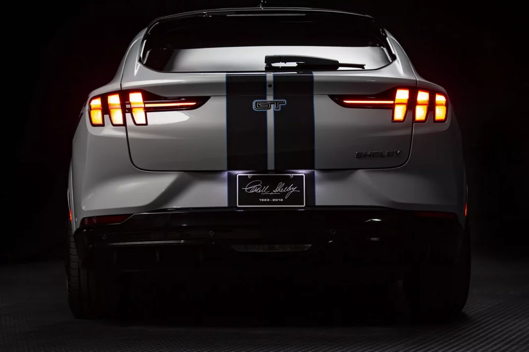 2023 Shelby Ford Mustang Mach-E GT. Imagen portada.