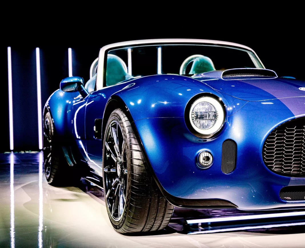 2023 AC Cobra GT Roadster. Imagen portada.