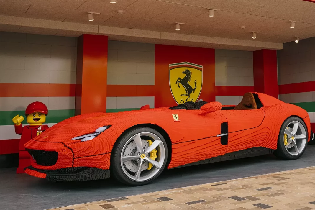 2023 Ferrari Monza SP1 Lego. Imagen portada.