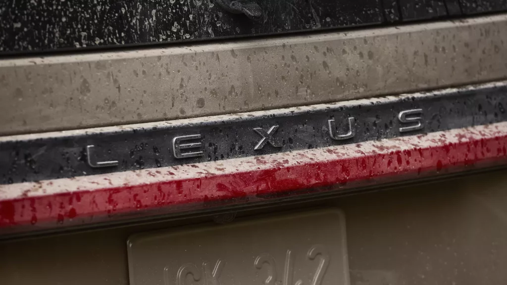 2023 Lexus GX. Imagen Teaser trasero.