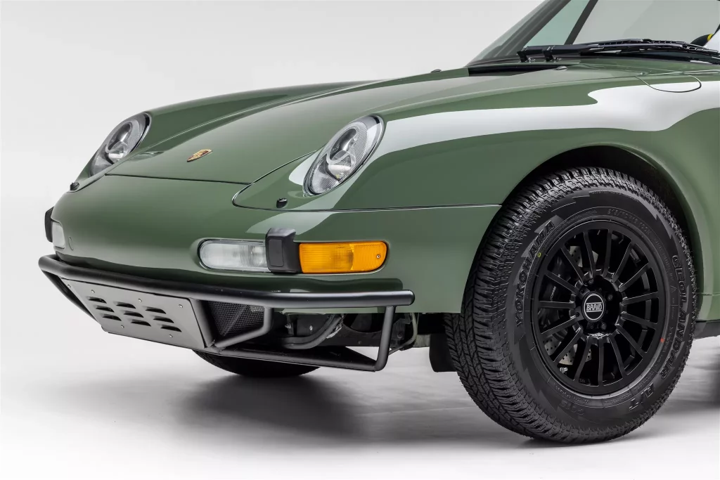 1995 Porsche 911 Dakar. Imagen estudio detalle frontal.