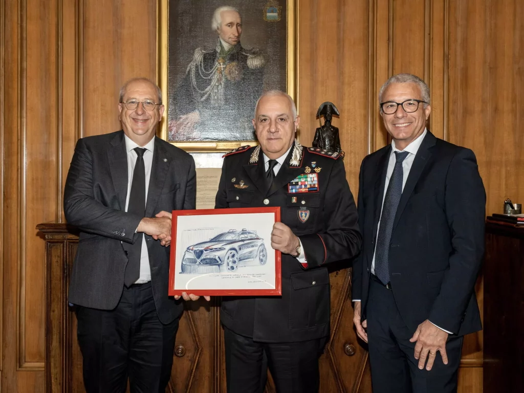 2023 Alfa Romeo Tonale Carabinieri 8 Motor16