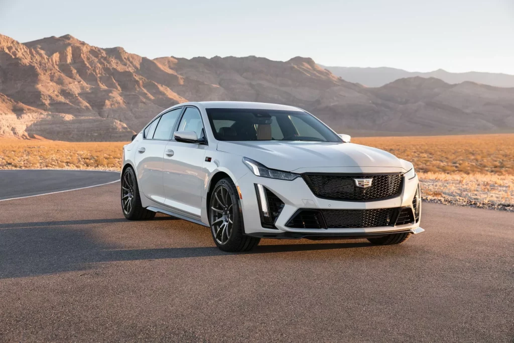 2023 Hennessey Cadillac CT5-V Blackwing. Imagen estática frontal.