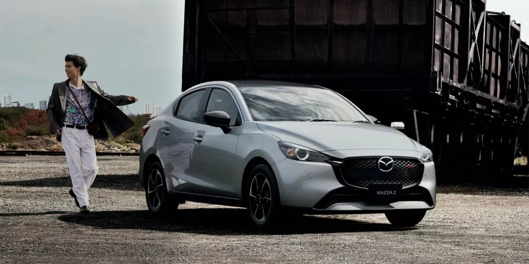 2023 Mazda2 Sedán. Imagen portada.