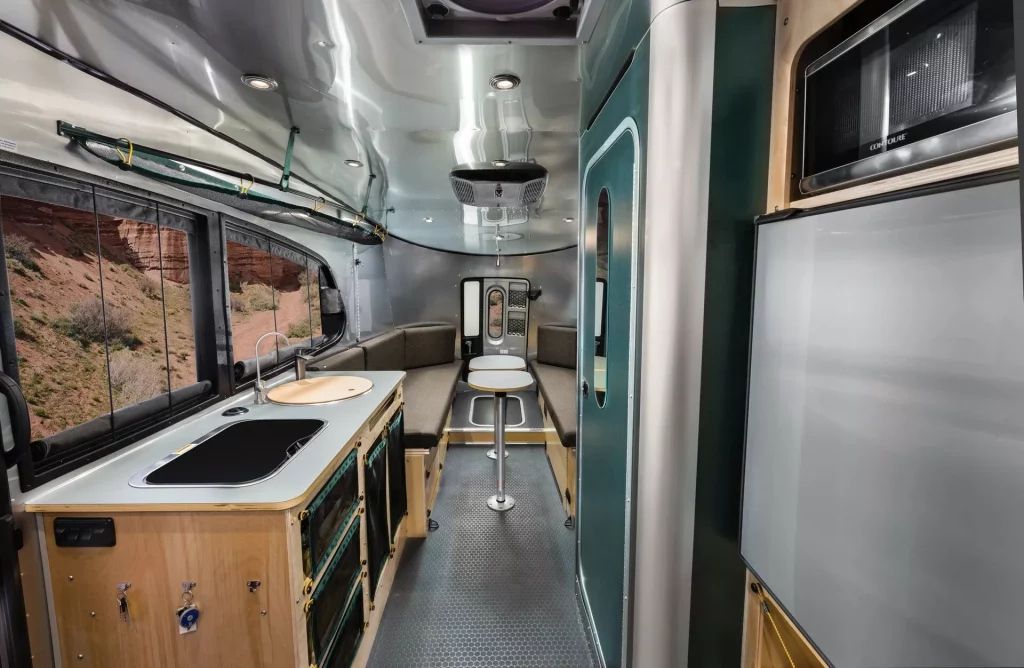 2023 Airstream REI Basecamp 20X Caravana 26 Motor16