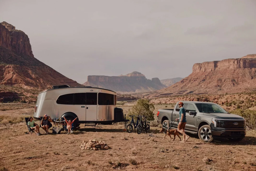 2023 Airstream Basecamp 20X REI. Imagen portada.