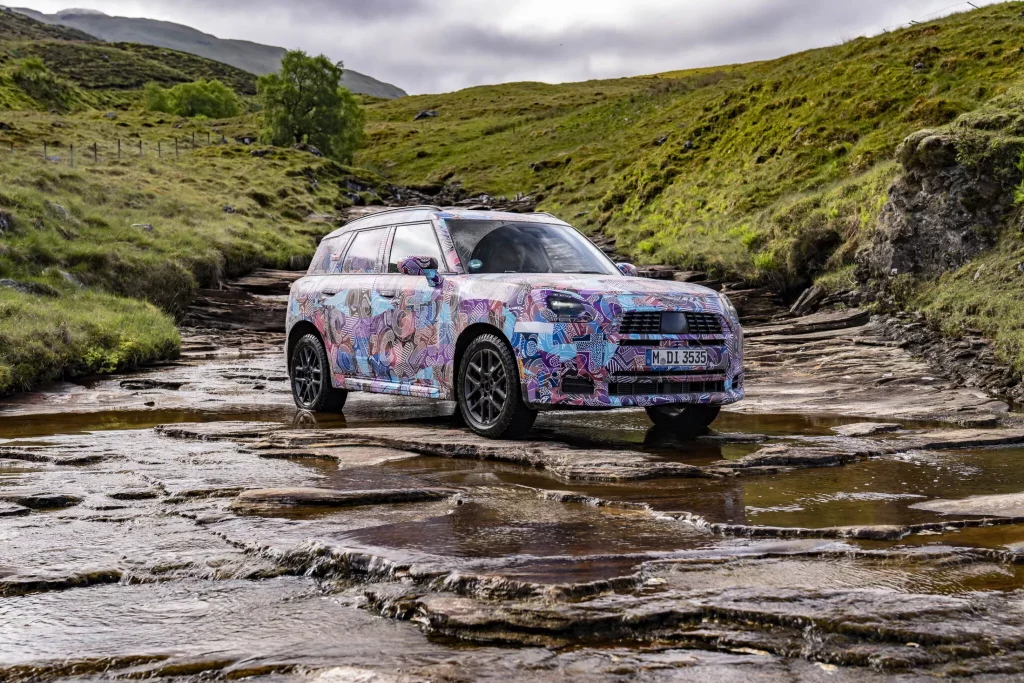 2023 Mini Countryman Teaser Highlands. Imagen estática.