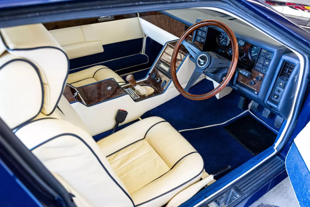 1986 Aston Martin Lagonda Coupé. Imagen interior.