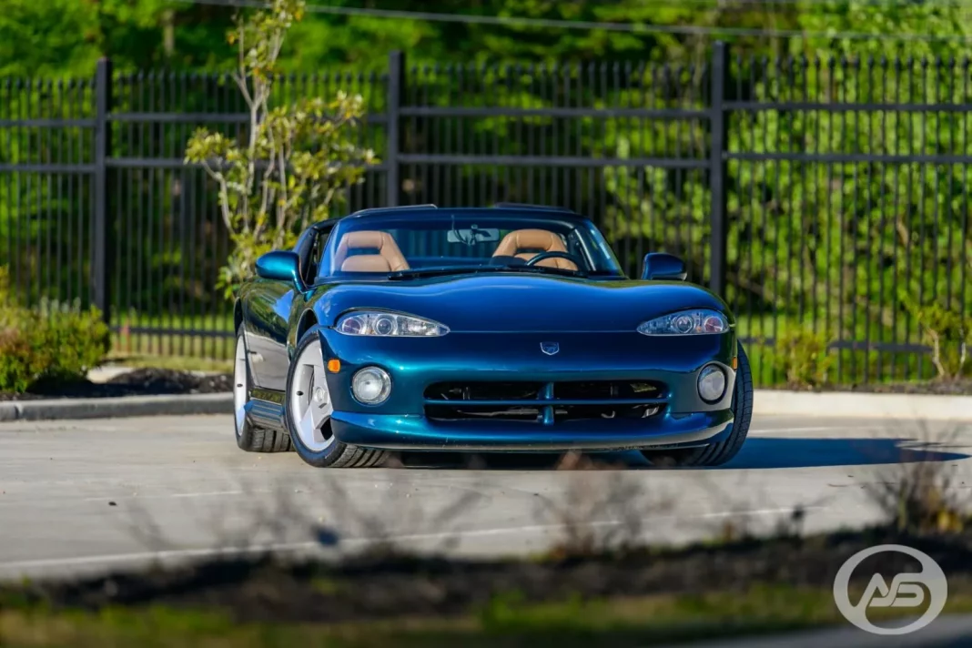 1994 Dodge Viper RT/10. Imagen portada.