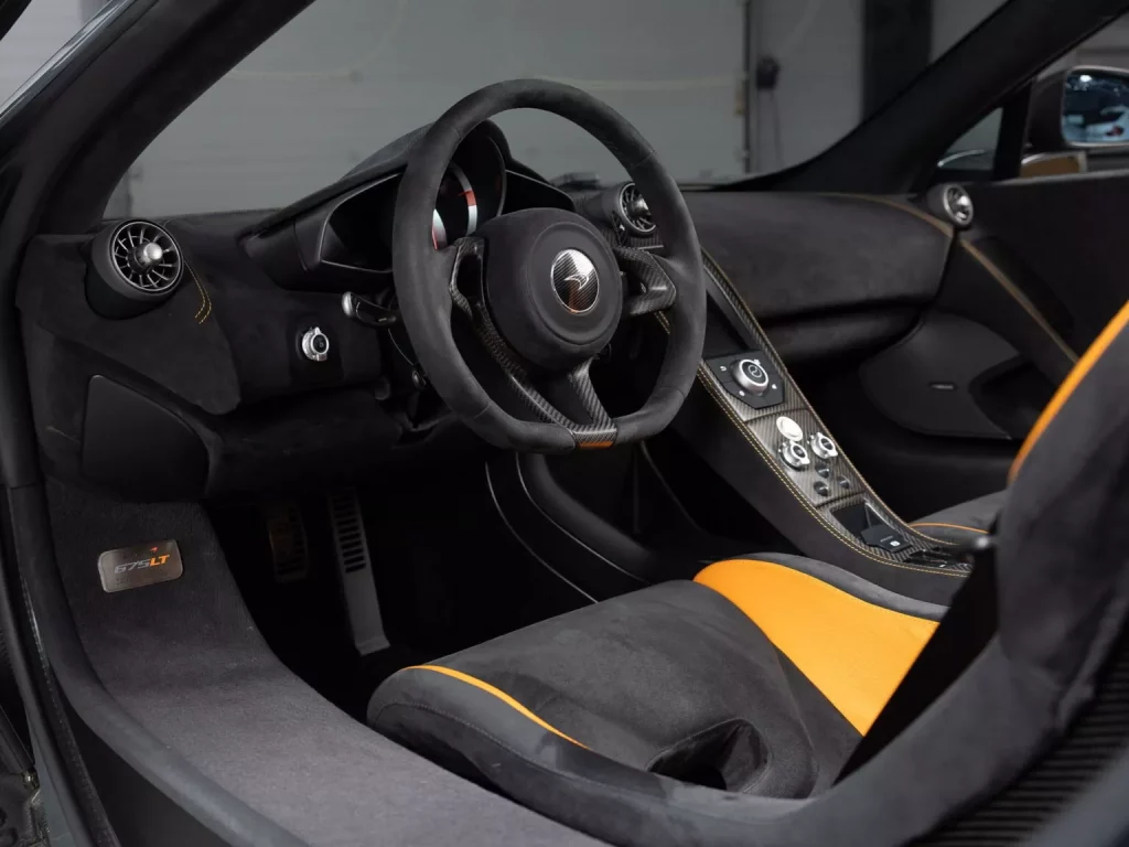 2017 McLaren 675LT Spider Sebastien Loeb. Imagen interior.