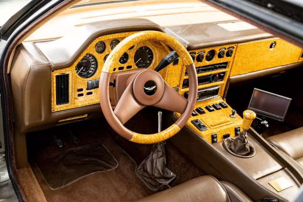 1987 Aston Martin V8 Vantage Zagato Sports Saloon. Imagen interior.