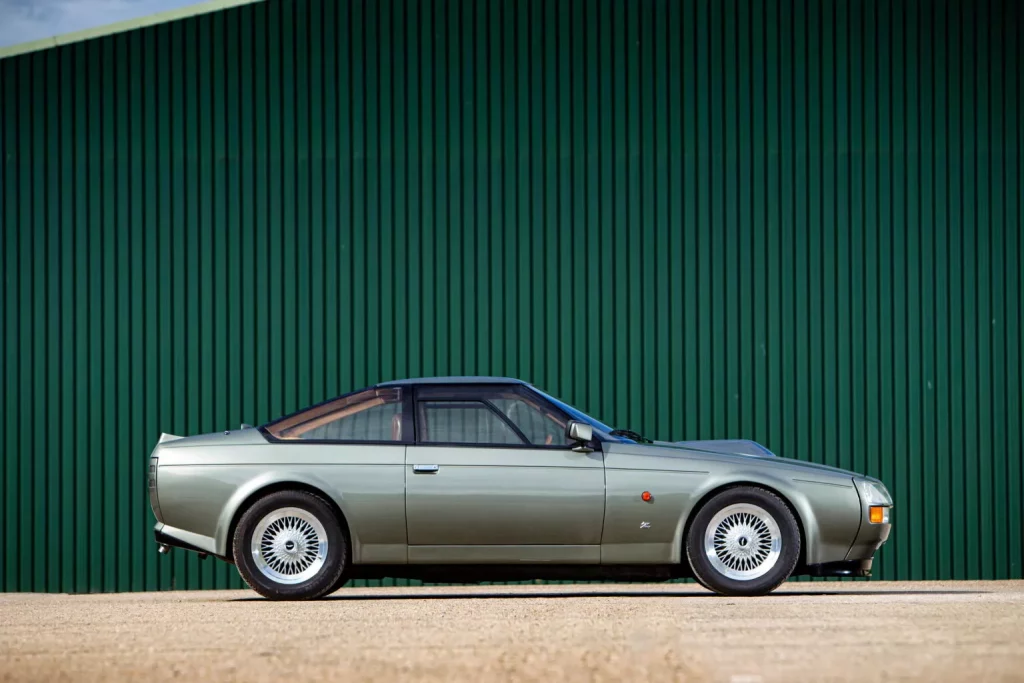 1987 Aston Martin V8 Vantage Zagato Sports Saloon. Imagen perfil.