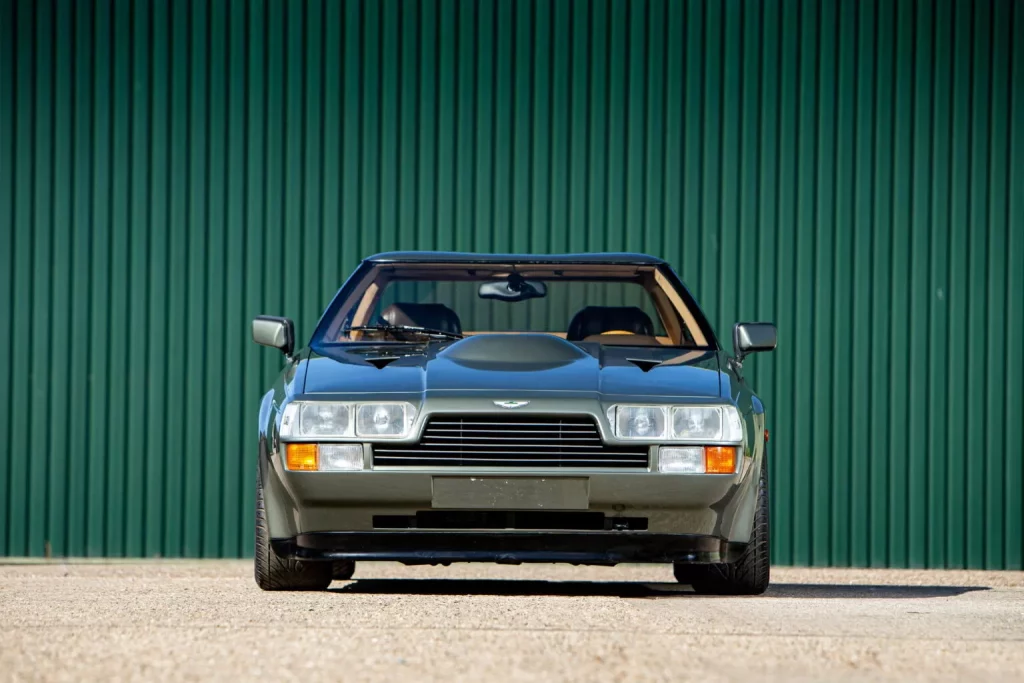 1987 Aston Martin V8 Vantage Zagato Sports Saloon. Imagen frontal.