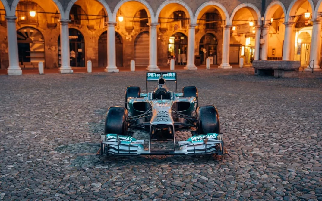 2013 Lewis Hamilton Mercedes F1 W04. Imagen portada.