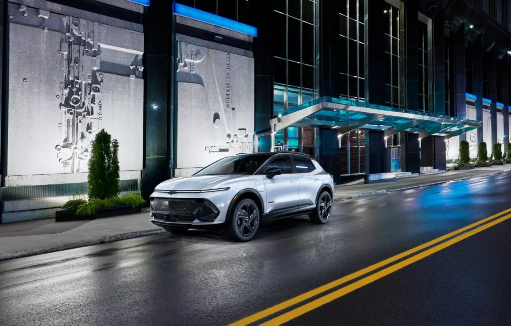 2023 Chevrolet Equinox EV 3 Motor16