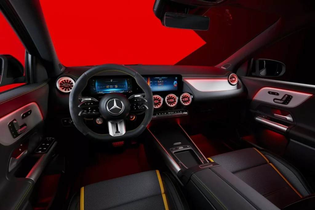 2023 Mercedes GLA AMG 45 S 4Matic+. Imagen interior.