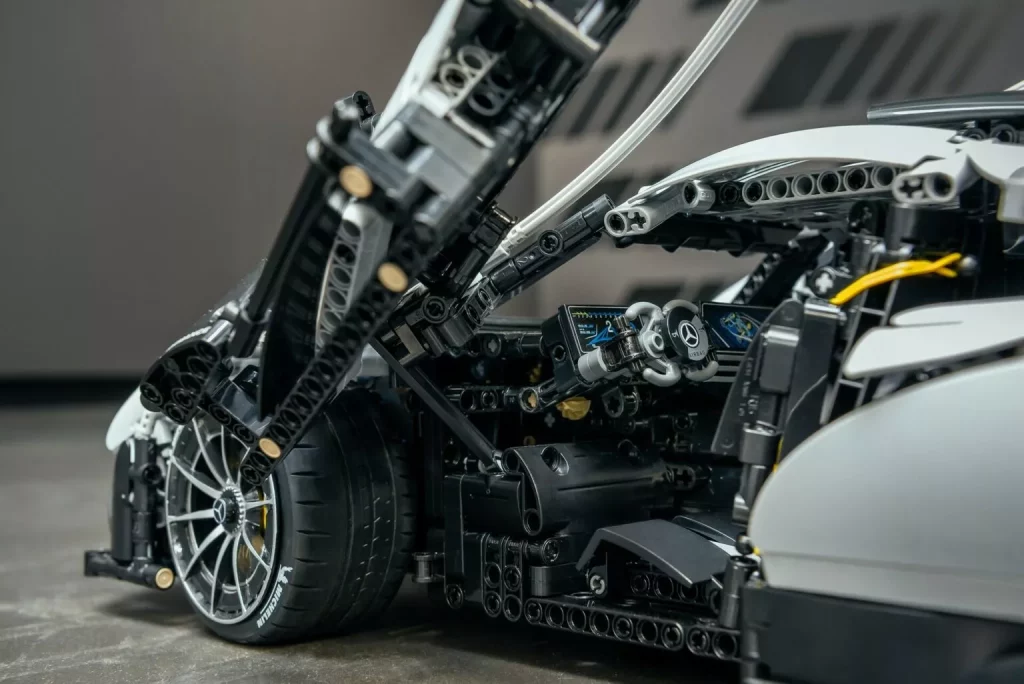 2023 Mercedes-AMG One CaDA. Lego. Imagen interior.