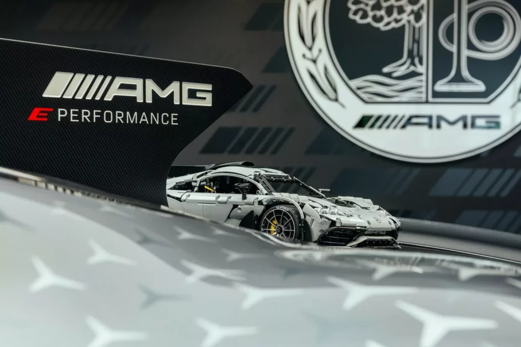 2023 Mercedes-AMG One CaDA. Lego. Imagen portada.