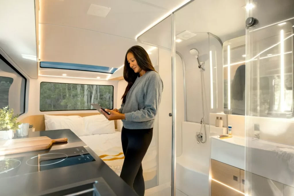 2023 Pebble Flow Caravana EV. Imagen interior.