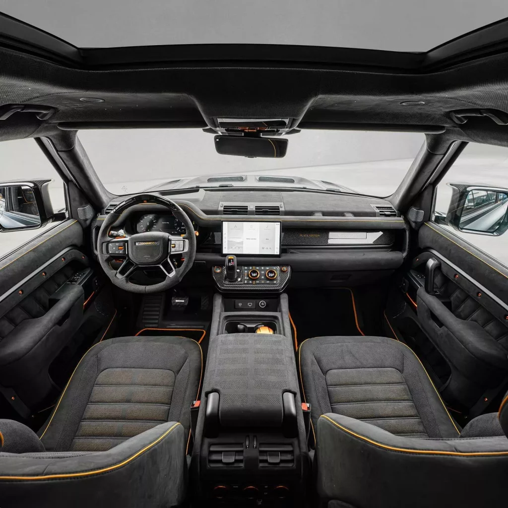 2023 Mansory Land Rover Defender V8 Black Edition. Imagen interior.