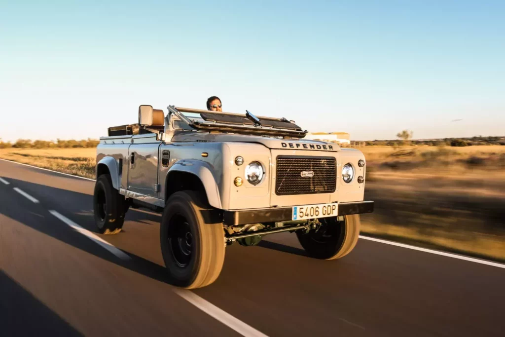 1997 Land Rover Defender Reborn 10 Motor16