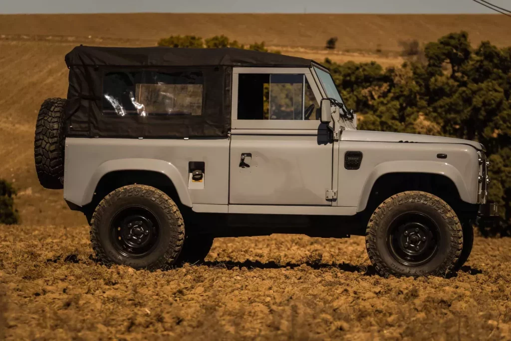 1997 Land Rover Defender Reborn 13 Motor16