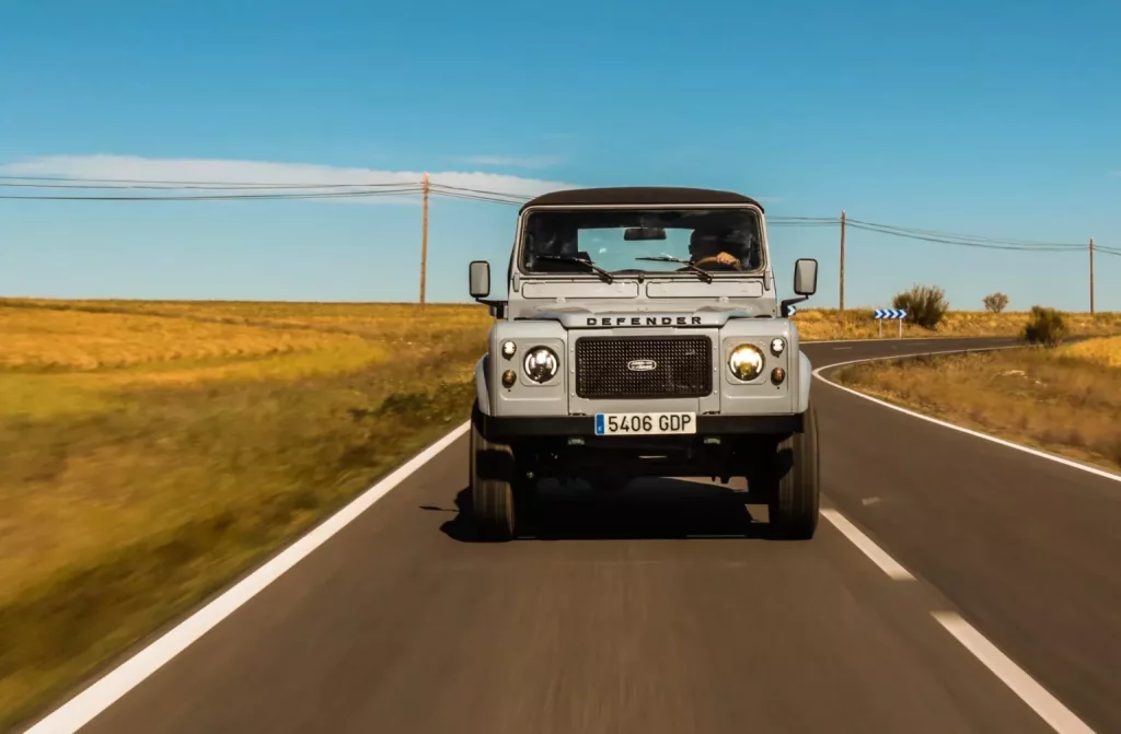 1997 Land Rover Defender Reborn 6 Motor16