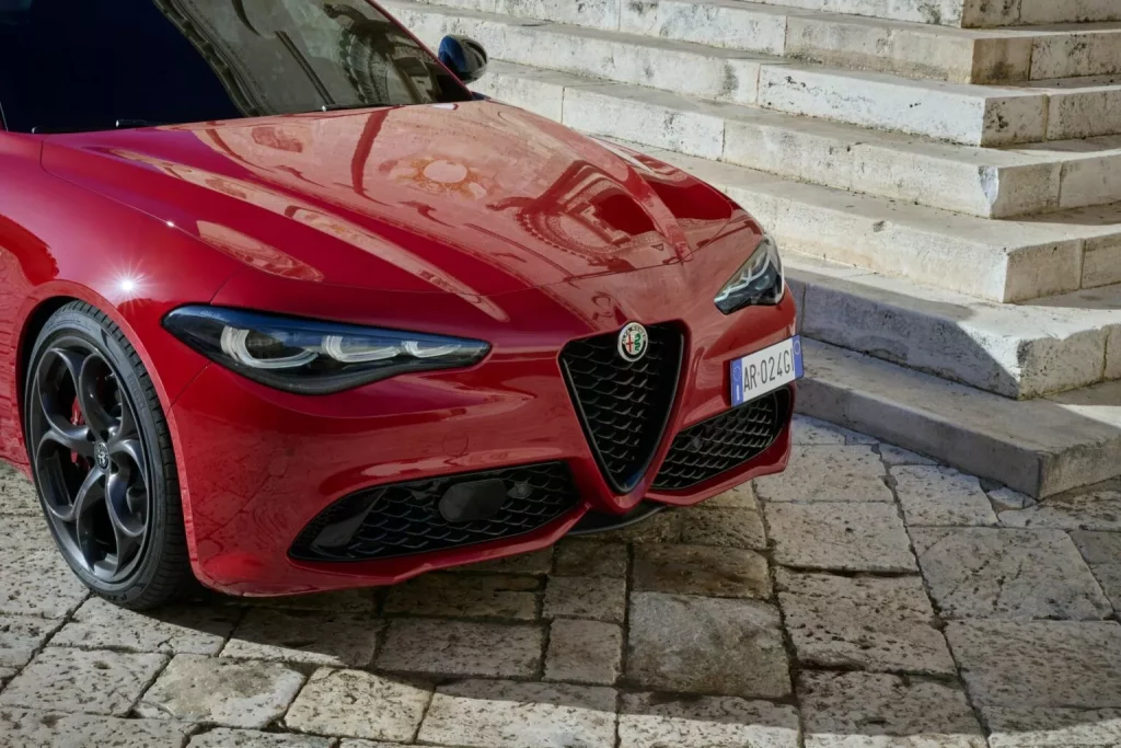 2023 Alfa Romeo Giulia Tributo Italiano 7 Motor16