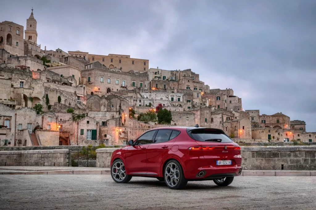 2023 Alfa Romeo Tonale Tributo Italiano 9 Motor16