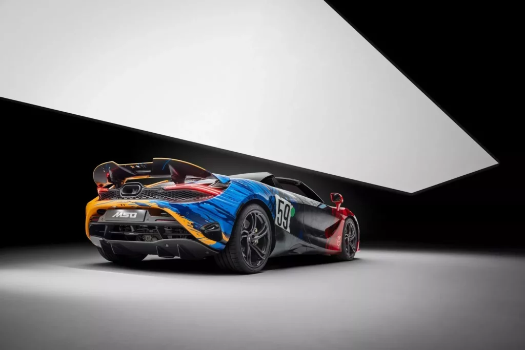 2023 McLaren 750S Triple Corona. Imagen trasera.