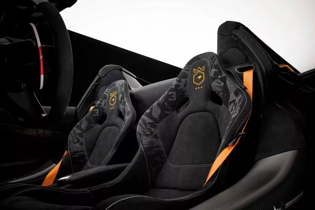 2023 McLaren 750S Triple Corona. Imagen interior.