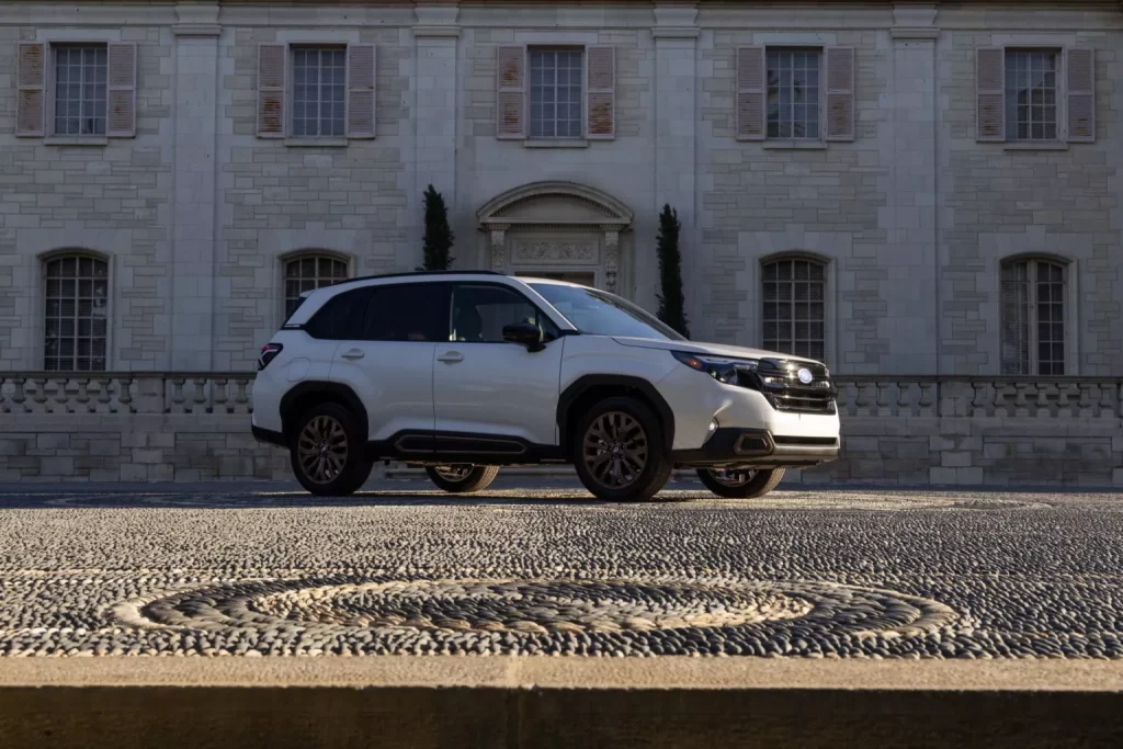 2023 Subaru Forester USA 11 Motor16