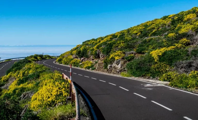 Ni la A1, ni la A5: Estas son las carreteras con más kilómetros de España