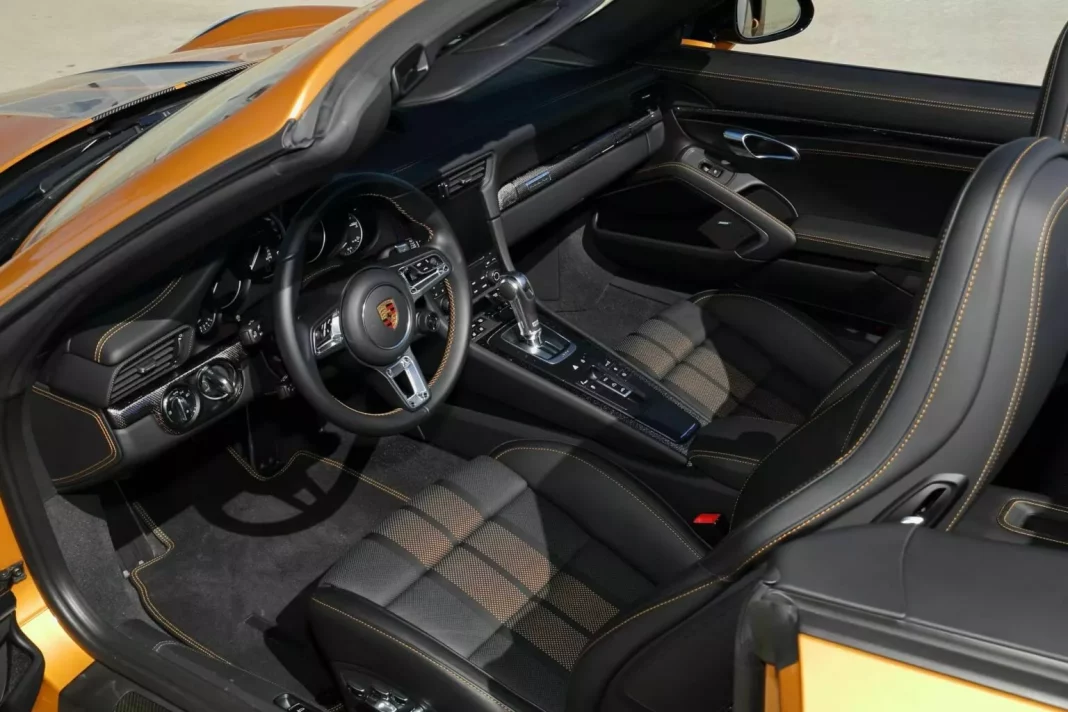 2017 Porsche 911 Turbo S Exclusive Series Fux. Imagen interior.