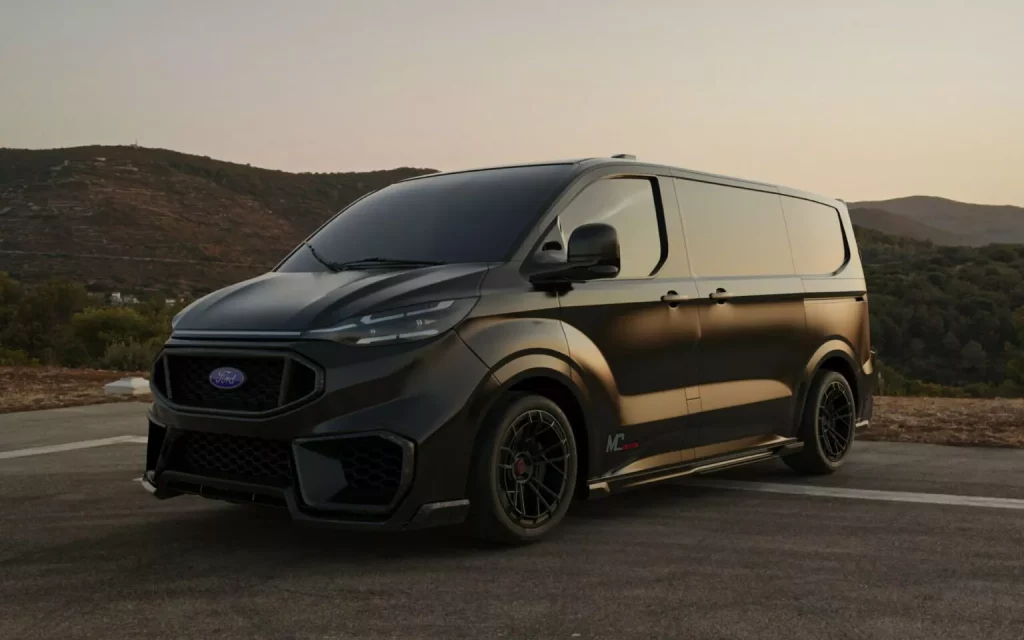 2023 Ford Transit Custom Motion R. Imagen delantera.