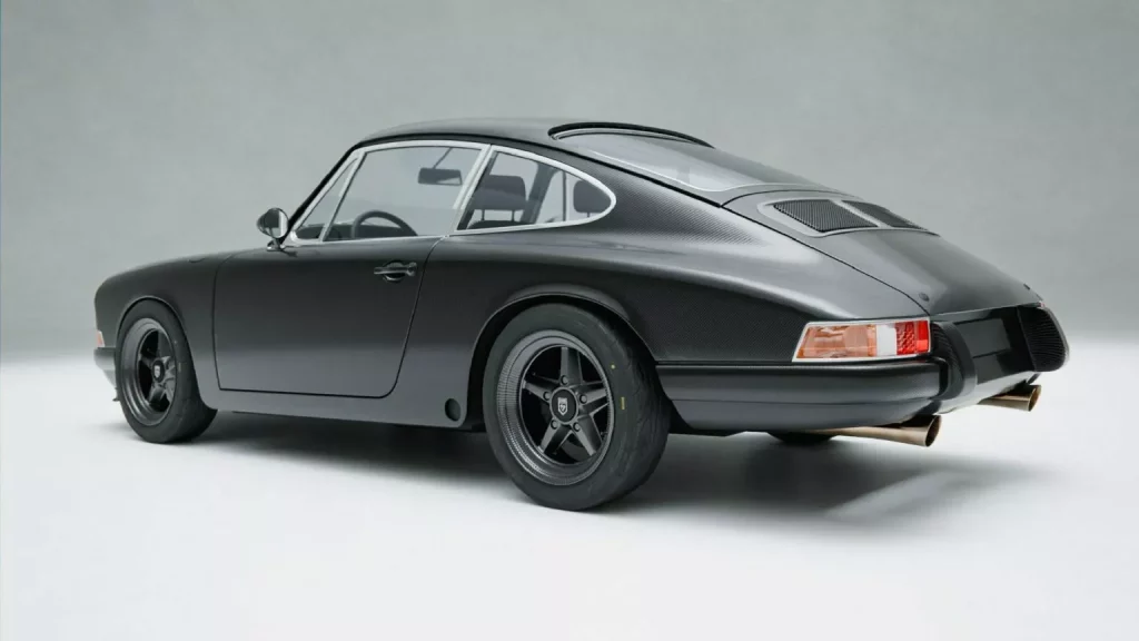 2023 Porsche 912 KAMManufaktur carbono. Imagen trasera.