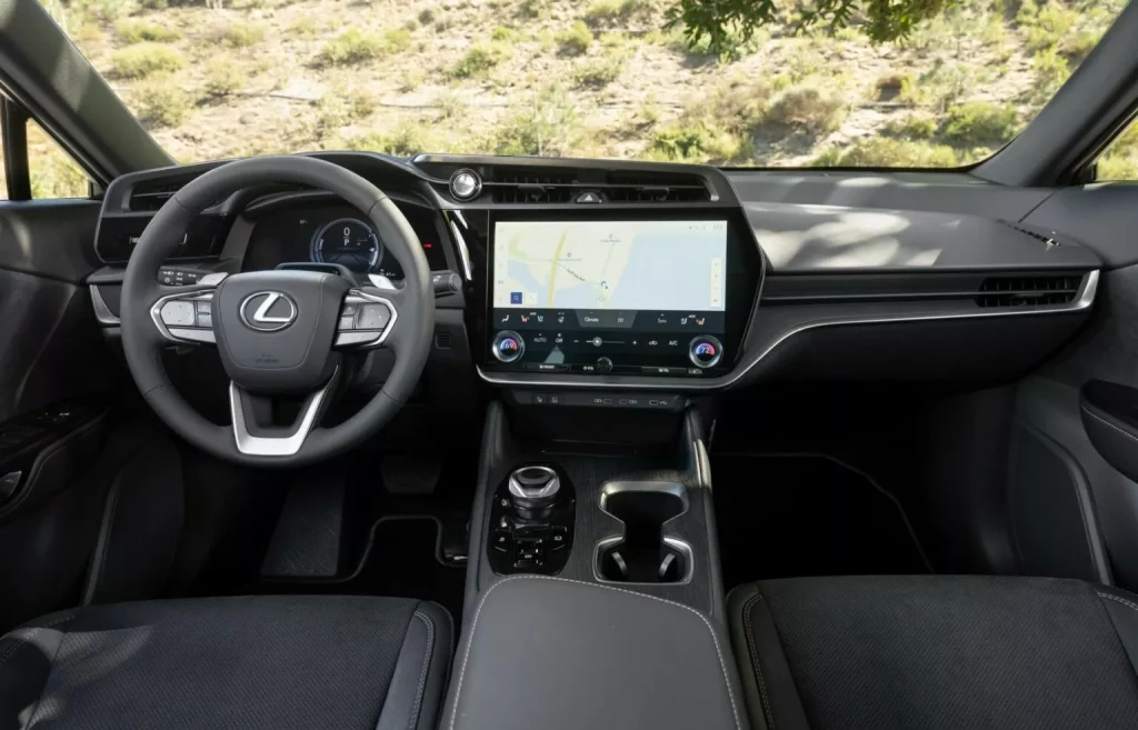 2023 Lexus RZ 300e EE.UU. Imagen interior.